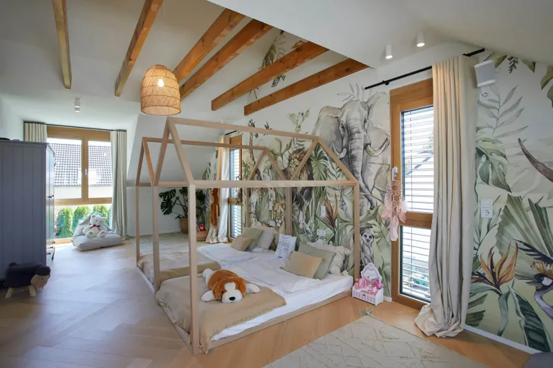 Sorpetaler Holz-Alu-Fenster Kinderzimmer