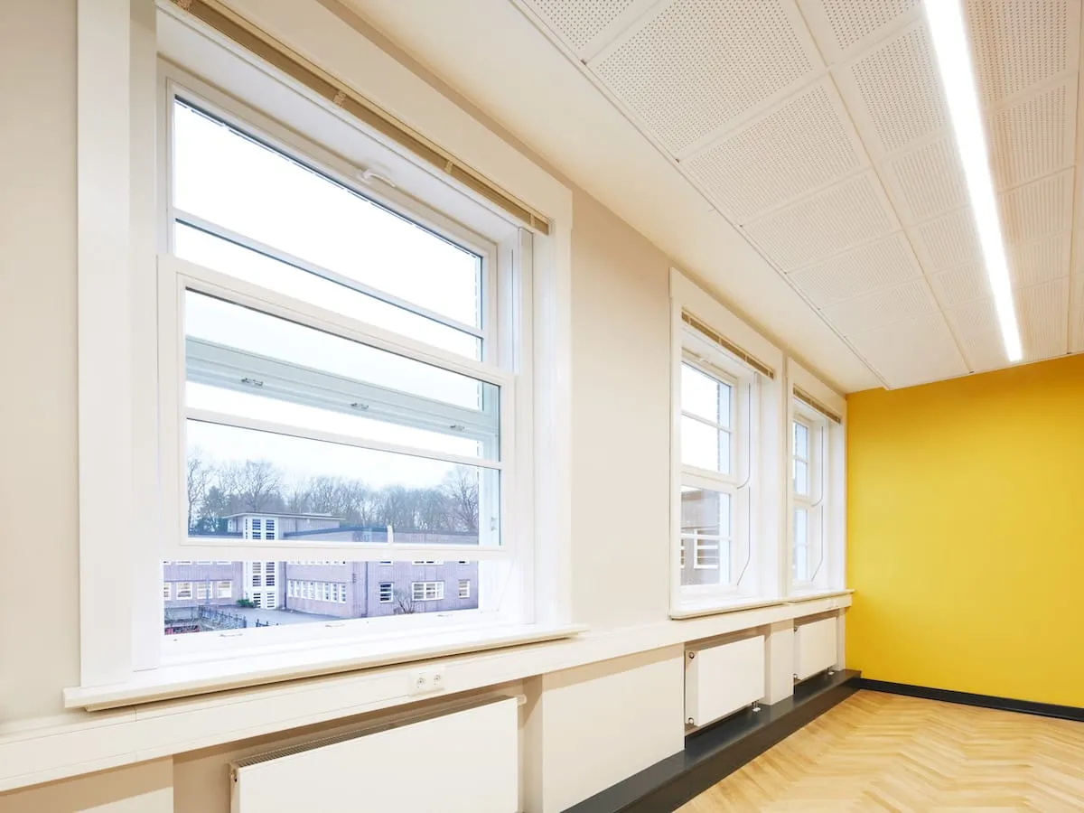 Walddoerfer-Gymnasium Vertikalschiebefenster-historisch